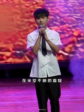 威仔格子兮巡演《秋殇别恋》 斜刘海要长出来了！！ #威仔 #格子兮 #秋殇别恋 #现场版live #汽水音乐