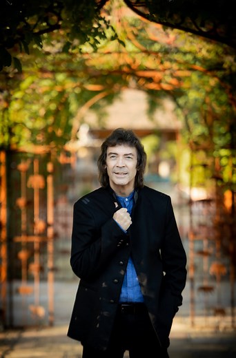 Steve Hackett – Genesis Revisited Tour Is Back On for 2022