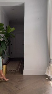 72K views · 4K reactions | ¿Tienes un evento a la vista? Tres vestidos, tres estilos. Cuéntame, ¿con cuál te quedas? ☺️ Vestido 1 y 3 @brunacoleccion Vestido 2 @clubllondon | Elena Benito | Facebook