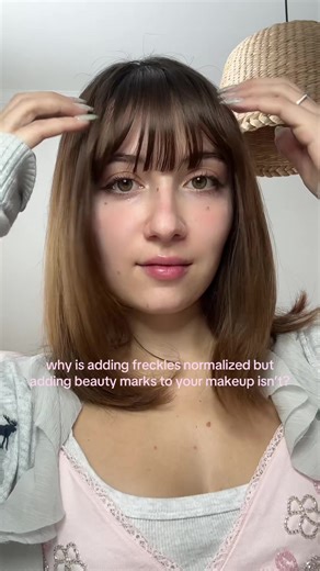 beauty marks/moles are so cute because they make you unique you can draw them back on top of your makeup or add some new ones🍓 #viral #fyp #kbeauty