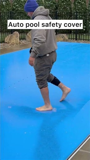 Testing the Strength: Walking on the Auto Pool Cover! 🚶‍♂️💪