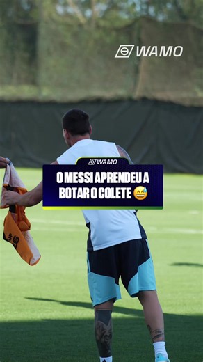 O AR ATÉ MUDA QUANDO ELE CHEGA! 😮‍💨 Isso é Lionel Messi, senhoras e senhores, o melhor jogador do planeta. 🐐🇦🇷 Siga o Canal Wamo para ficar por dentro de tudo o que rola na Copa do Mundo e com a Seleção Brasileira. 📲🇧🇷 📹: @thiagojk | @canalwamo #CanalWamo #SeleçãoBrasileira #CopaDoMundo