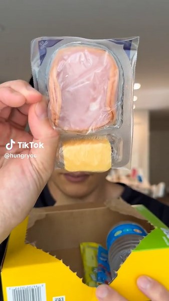 Submarine Sandwich Lunchables, EAT or PASS?