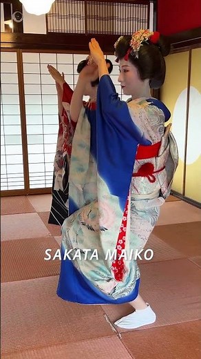 Watch for the wide, powerful movements—uncommon in Maiko dance! #japantravel #japanculture #maiko