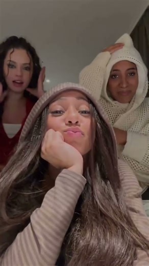 Lara and that “fug” jacket lmaoo | #eyekons #funny #kpop #katseye #lara #manon #daniela