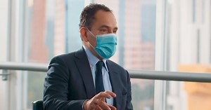 Hoy en #Loret, el titular de Hacienda, Arturo Herrera, dice que los empresarios “deben tener pánico al Covid”, no a AMLO. Responde sobre la lenta vacunación, los nuevos pobres por la pandemia y los magros apoyos oficiales. #Latinus #InformaciónParaTi | Latinus