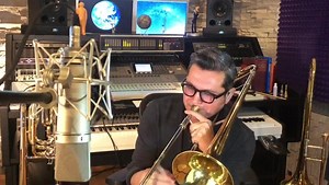 “Before You Go” music by Lyle Mays. El mundo del Jazz está de luto, ha fallecido el gran pianista y compositor norteamericano Lyle Mays, dejando su influencia y genialidad musical a toda una generación de músicos, Mil Gracias Lyle 🙏🏻 #lylemays #streetdreams #fictionary #piano #AlejandroCarballo #musiclife #studiolife #recording #musicproduction #orchestration #orquestacion #arranger #composer #CarballoMusicAndArts #Trombone #Brass #brasssection | Alejandro Carballo Musica y Arte