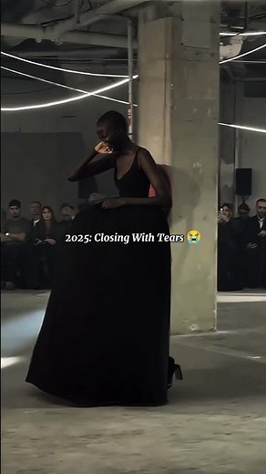 🔥 Anok Yai’s Most Iconic Runway Walk Ever! 💃 | Most Powerful Runway Model! #Shorts