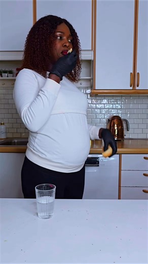 Pregnancy hunger hit while decorating a cake #cakemaker #pregnancymoments #behindthescenes