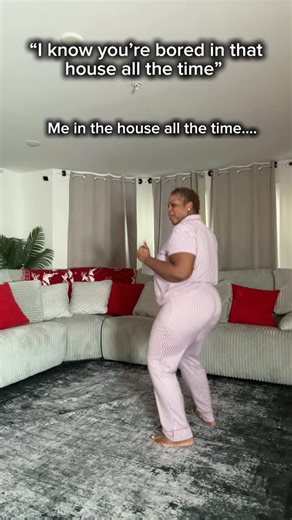 Jasmine Graves on Instagram: "Love being a homebody"