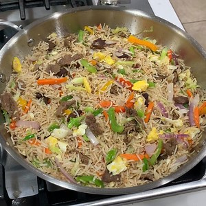 Let’s Make. A Delicious Beef Vegetable Fried Rice For Lunch To order Sweet Adjeley Seasoning Please contact Hertage Distributors @ 9736224406 and they would ship it to you, anywhere in the USA Thank You 😘✌🏽❤️ Ingredients: To Cook Rice 2cups - Rice 3cups - Water Salt - tt Meat Prep 1lbs - Beef 1tsp - Onion Powder 1tsp - Ginger Powder 1tsp - Garlic Salt 1tsp- All Purpose Seasoning or tt Vegetables 1/4cup - Red Bell Peppers 1/4cup - Yellow Bell Pepper 1/4cup - Orange Bell Pepper 1/4cup - Green Be