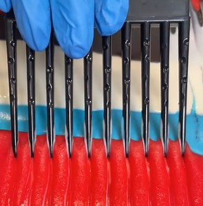 12K views · 41 reactions | the cake is decorated using hair comb to make spectacular presentation | Anna's On Your Side | Facebook