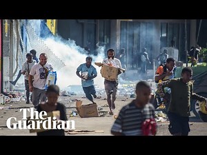 Port Moresby rocked by deadly riots as police strike over pay