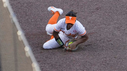 Tennessee softball vs Austin Peay in 11th edition of Midstate Classic