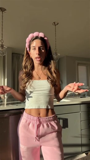 Kennedy | Health & Wellness Coach on Instagram: "yes this is a threat to my haters #gym #gymmotivation #transformation #nursesofinstagram"