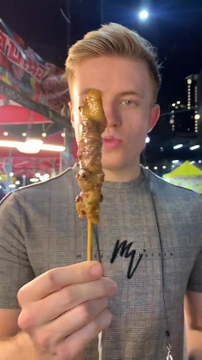 Do you like it too? 🤤 #thesamtyler #thai #thailand