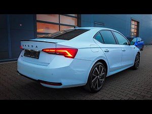 2025 Skoda Octavia Sportline w kolorze Biały Moon Metalizowany i wnętrzem Design Sportline