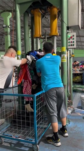 Clothes compression machine – space saving technology 👕📦