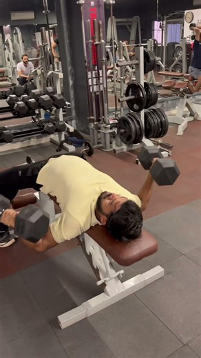 Flat bench dumbbell fly #chestworkout #gym