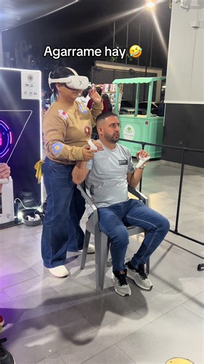 Le dijimos que este era más suave 🤣🤣🤣para no perder la platica #juegosderealidadvirtual#viral #merida