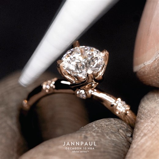 225 reactions · 14 shares | Introducing JANNPAUL most light reactive...