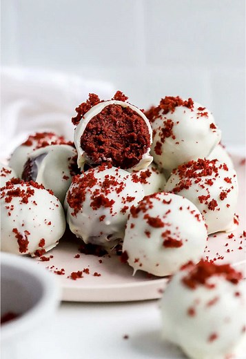 Delicious 3 Ingredient Red Velvet Cake Balls Recipe
