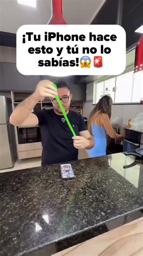 Dani Tech Tips | ¡Este comando secreto del iPhone hace esto y tú ni lo sabías!😳🚨Puede salvar tu vida. ¿Sabías que tu celular podía hacer esto solo con la... | Instagram