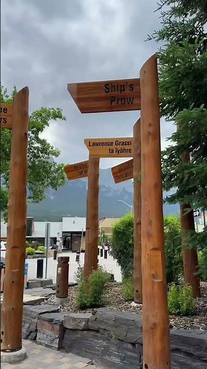 🏔️ Welcome to Canmore, Alberta’s beautiful mountain town! We stumbled across this town during our