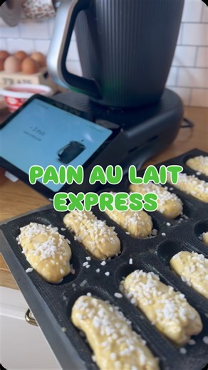 🧡 Des petits pains au lait tout moelleux… faits maison avec amour (et mon TM7 bien sûr 😍) Un vrai goûter de famille comme on les aime ici ! Simple, rapide et tellement meilleur que ceux du commerce 🥖✨ 👉 Dis-moi en commentaire si tu aimes les pains au lait ? 🍯 #ThermomixTM7 #RecetteThermomix #PainAuLait #FaitMaison #GoûterMaison #CuisineFacile #RecetteFacile #MamanBlogueuse #TeamThermomix #BiberonsEtConfidences | Maman Blogueuse