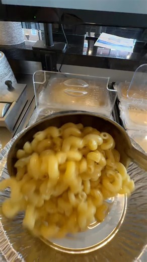 we take full advantage of our shift meals over here | Roni's Mac Bar