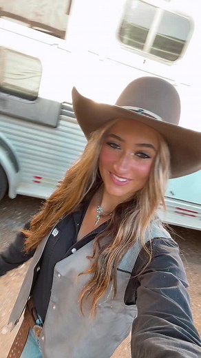 Good song #fyp #rodeogal #likeituppp #fitcheck #viral #foryou #rodeo