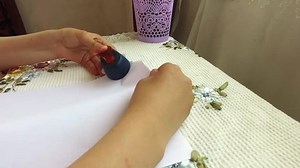 clip-29917657-puncher-makes-pattern-on-paper