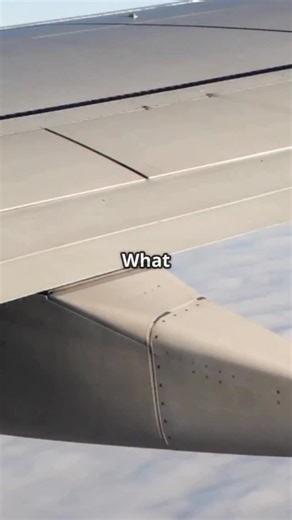 Boeing 787-9 vs Airbus A350-900 — whose carbon wings actually win at 35,000 feet? #a350900 #7879 #boeing787 #airbusa350 #widebodycomparison #longhauljets #turbulenceperformance #wingdesign #carbonwings #aviationengineering #airlinestrategy #flightscience #aircrafttech #boeingvsairbus #aircraftcomfort #airsystems #efficiencybattle #aviationfacts #jetage #planefacts #aviationgeek #aircraftdesign #futureofaviation #aviationdaily #planespotting #aerospace | Cockpit King