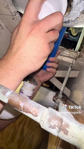 This video shows you exactly how to replace a tub drain from start to finish. #Tub #bathroom #Tubdrain #clean #fix #diy #howto #home #hometips #homeowner #bathroomrenovation #bathroomremodel #upgrade #fyp #handyman #service #homeimprovement #plumbinghacks