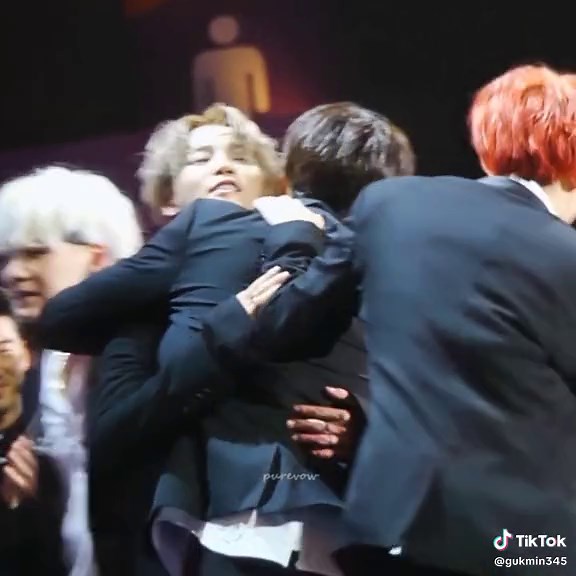 #jikook hugging 🫂