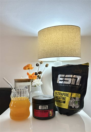 ESN’s athlete stack is a supplement I take every day without fail🍊 It provides me with all of the vitamins & minerals that I need daily. There is a men’s & women’s version as they are specifically tailored towards the needs of whichever gender. I choose to take the powder version, as oppose to the tablets, which makes a fruity drink & I mix 3g creatine in with it🥤 Creatine provides the muscles with extra energy which increases performance & over time, muscle mass. As it is Black week, ESN are 