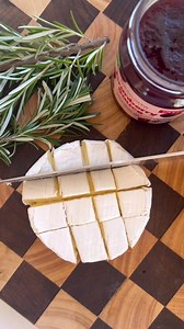 Delicious Cranberry & Brie Wonton Bites Recipe for Christmas