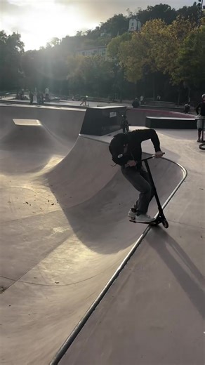 Stylish Scootering with Arthur Frugier