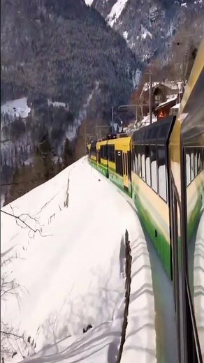 Swiss Alps Train Tour: Exploring the Most Beautiful Winter Wonderland in Switzerland
