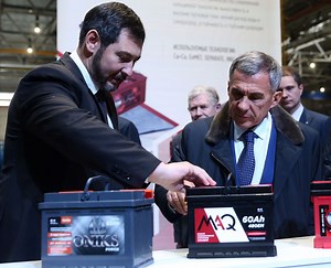 Is There a Difference Between a Regular Car Battery and Electric Car Battery?