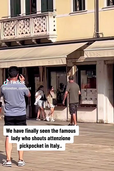 The most famous voice of Italy at the moment caught on camera.. #attenzione #pickpockets #italy #london_content #fypシ #foryoupage