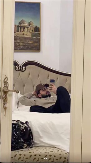 Rajab with boys reach in Karachi 🥺🙏🏻 #rajabfamily #love #rajabvlogz #trendingshorts #shortsmusic