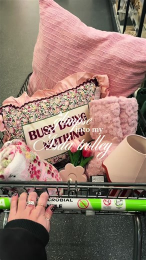 A glimpse into my Asda home trolley 🎀🍓🌸🐰 @Asda UK @Social Tip @George At Asda AD #fyp #shopwithme #homedecor #home