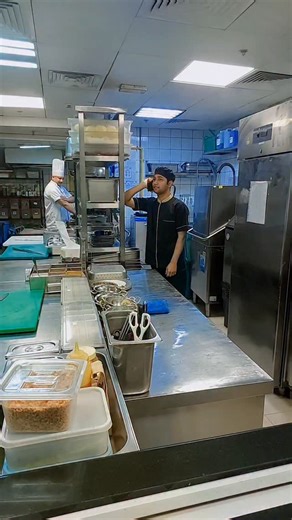 Veeru Negi on Instagram: "Hello Hello 😂😂😂😂😂😂👀👉 #chefs #cheflife🔪 #fuunyvideo"