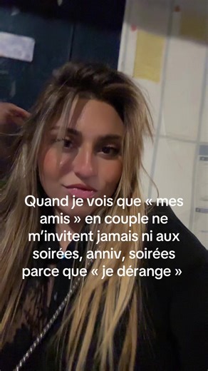 Amis en couple m'excluent : pourquoi?