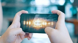 30K views · 2.8K reactions | STAY PROS! Jadi seorang pro itu tuh harus strong! Kayak #vivoV17Pro nih, yang dilengkapi dengan 8GB RAM dan 128GB ROM! Gue yakin pasti main game bakalan lebih lancar dan kesempatan gue untuk menang semakin besar. Ayo beli vivo V17 Pro sekarang di vivosmartphone.id/V17Pro biar lo juga bisa jadi seorang pro! | Dyland PROS | Facebook