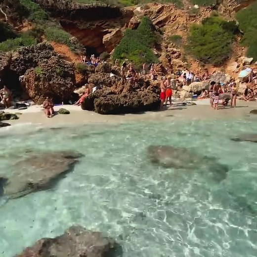 Ready to fall in love with Mallorca? 🌴✨ Discover endless sunsets, stunning beaches, and vibrant culture. This island isn’t just a destination; it’s a lifestyle. 🌊❤️ ㅤ We are your Real Estate Matchmakers, with access to the entire market! 🏡🔑 Ready to find your dream home? ㅤ Test it here: www.hellohere.es We share the Magic of @blackcobra88 | Mallorca Magic