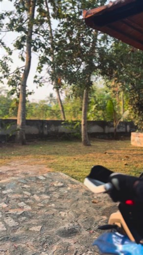 Get Grounded on Instagram: "Your clutch is hands down the most important control on your motorcycle, probably even more important than your throttle or brakes. On adventure bikes especially, you’ll find yourself using the clutch far more often, whether you’re navigating technical trails or simply riding out of your favourite Starbucks. Most falls happen at slow speeds when the bike stalls, and that’s where proper clutch control becomes crucial. Here’s a simple exercise that will help you master 