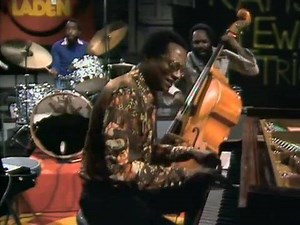 Ramsey Lewis Trio - Hang On Sloopy - LIVE ........................................................................ Ramsey Lewis was born in Chicago in this day, Illinois, to Ramsey Lewis Sr. and Pauline Lewis. Lewis began taking piano lessons at the age of four. At 15 he joined his first jazz band, the Cleffs. The seven-piece group provided Lewis his first involvement with jazz; he would later join Cleffs drummer Isaac "Red" Holt and bassist Eldee Young to form the Ramsey Lewis Trio. The trio st