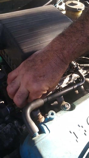 Honda Civic 99 Engine misfiring when accelerating video 1 #tips #hondacivic #honda #civic99